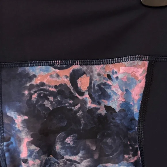 Lululemon Athletica Abstract Blue and Pink Leggings - Picture 3 of 9